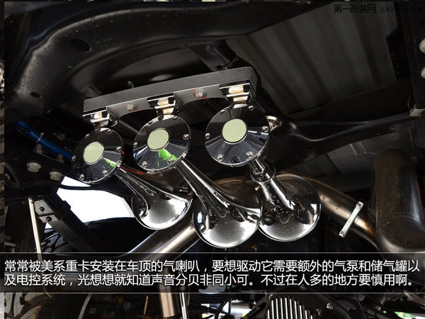 百萬(wàn)級(jí)巨獸 福特F-350改裝皮卡實(shí)拍