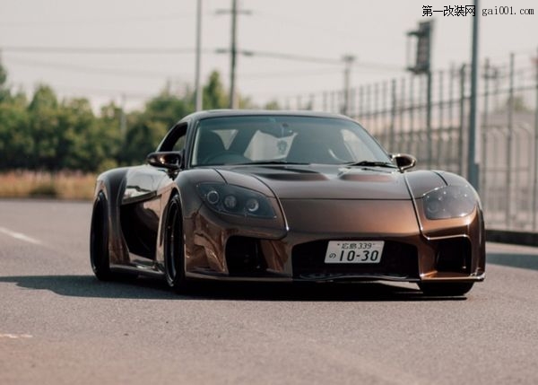 超低空低空飛行 馬自達(dá)RX-7驚人低趴改裝