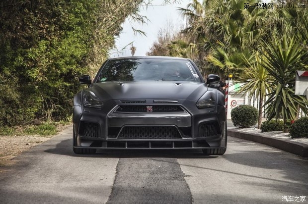 日產(chǎn)(進(jìn)口) 日產(chǎn)GT-R 2015款 3.8T 動(dòng)感酷黑內(nèi)飾版