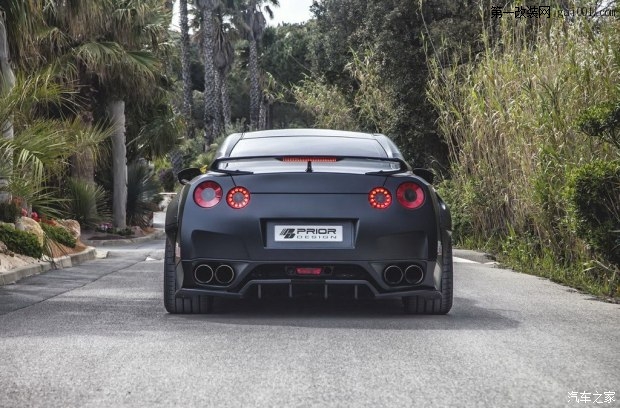 日產(chǎn)(進(jìn)口) 日產(chǎn)GT-R 2015款 3.8T 動(dòng)感酷黑內(nèi)飾版