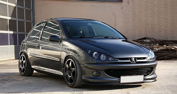 10年前的標(biāo)致206改裝車欣賞