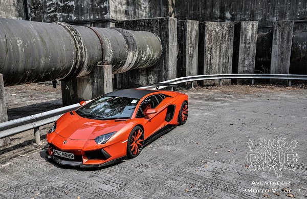 盛氣凌人 900匹馬力輸出的LP900 Molto Veloce