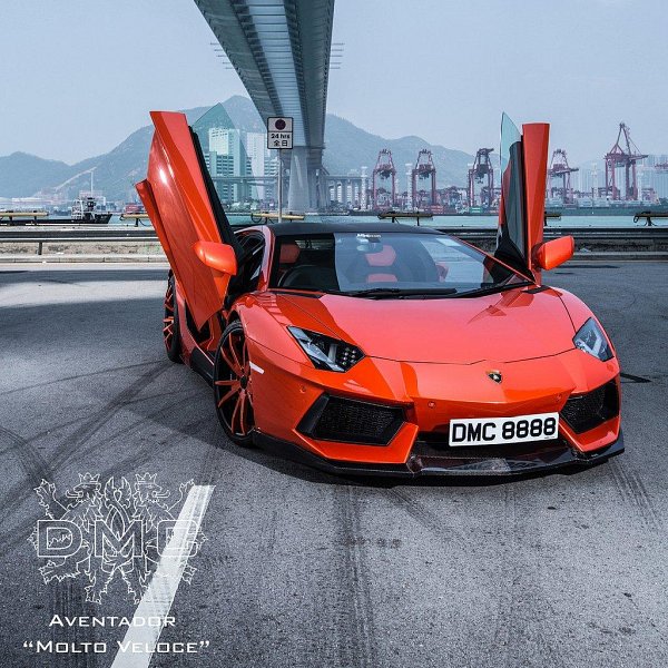 盛氣凌人 900匹馬力輸出的LP900 Molto Veloce