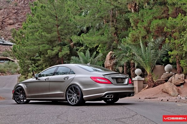 完美四门轿跑车再升级 Vossen Wheels改装奔驰CLS63 AMG 