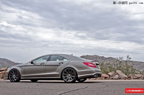 完美四门轿跑车再升级 Vossen Wheels改装奔驰CLS63 AMG 