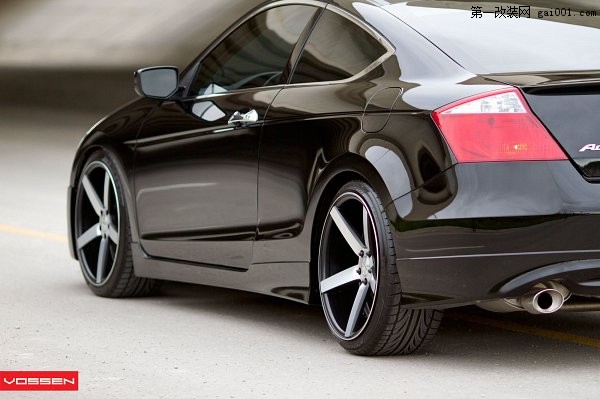 本田雅閣V6改裝Vossen Wheels五幅輪轂上身
