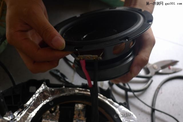 雷贝琴RV6A喇叭为马宝523i提升音响效果——长沙城市乐酷