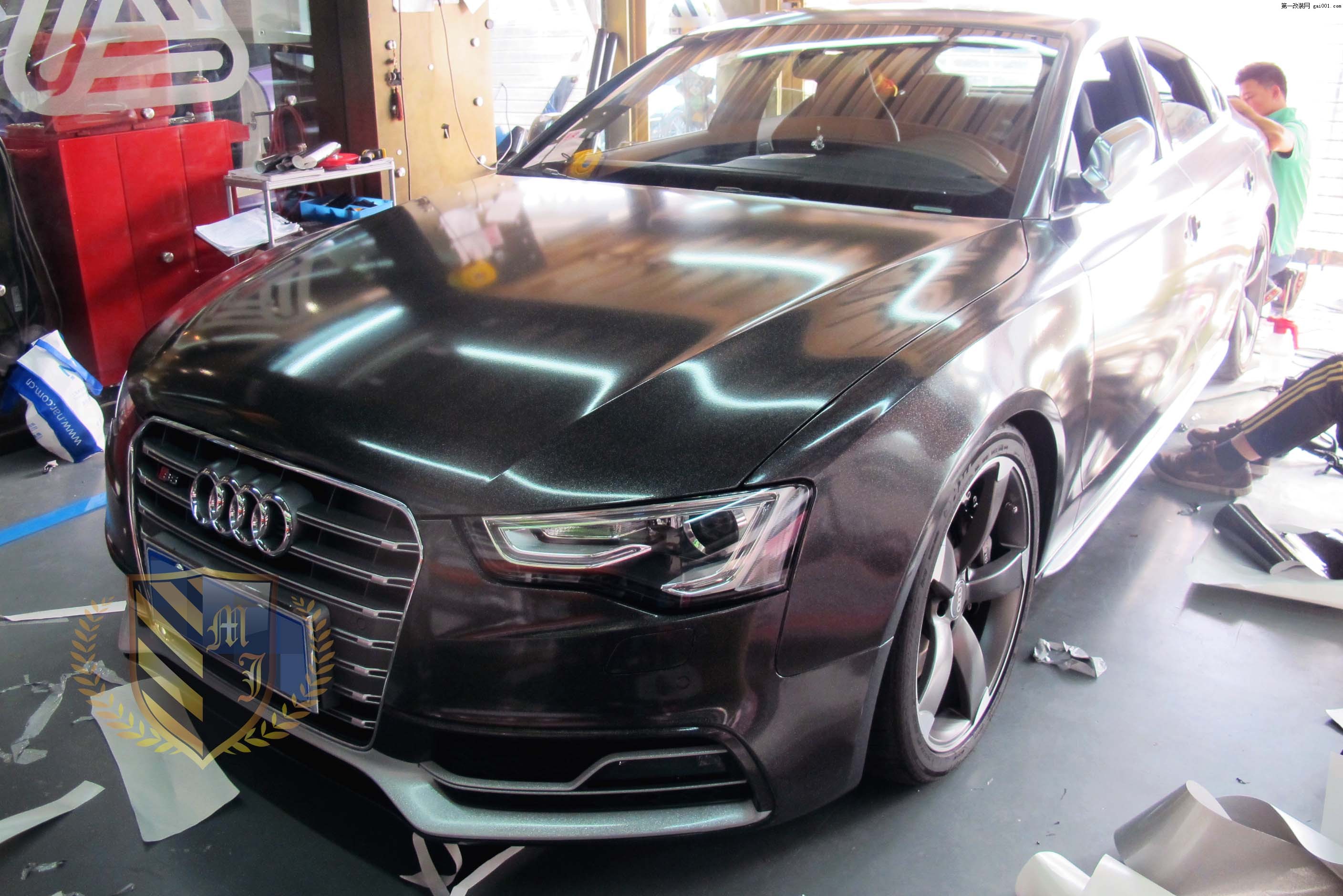 上海MJ汽车形象设计工厂----贴膜作业 奥迪S5珠光黑搭珠光银