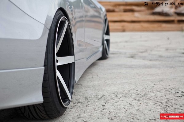 Vossen Wheels改裝雅閣雙門轎跑車