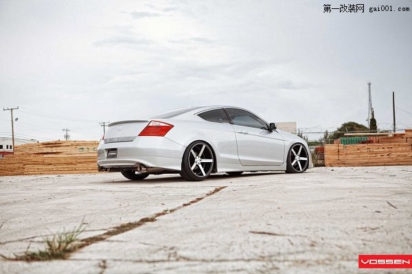 Vossen Wheels改裝雅閣雙門轎跑車