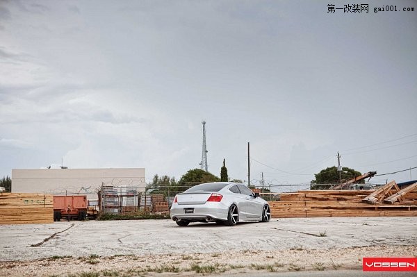 Vossen Wheels改裝雅閣雙門轎跑車