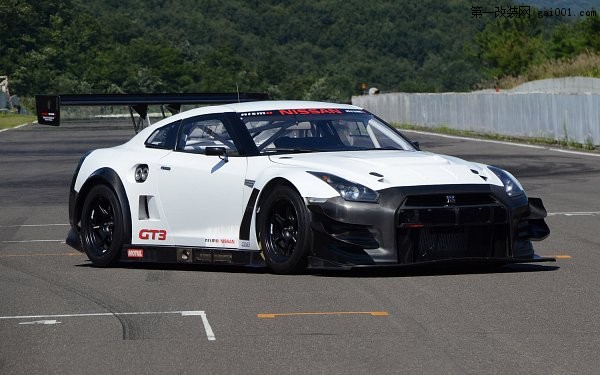 顶尖赛车 非凡表现—尼桑发布2013版GT-R Nismo GT3