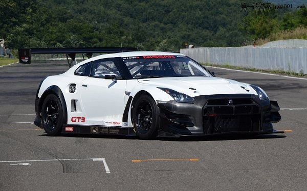 頂尖賽車 非凡表現(xiàn)—尼桑發(fā)布2013版GT-R Nismo GT3