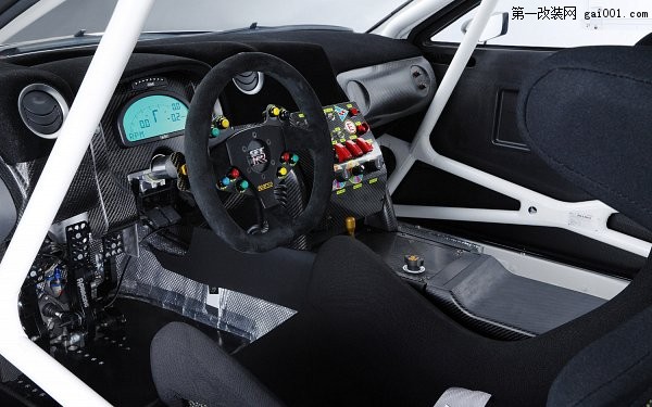 顶尖赛车 非凡表现—尼桑发布2013版GT-R Nismo GT3
