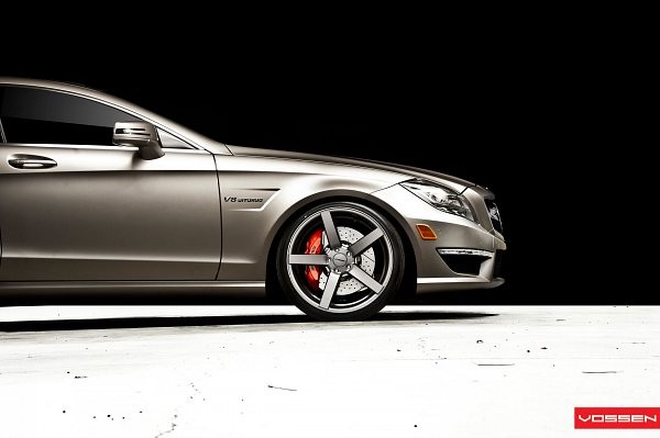 五幅輪轂簡(jiǎn)約而不簡(jiǎn)單 Vossen Wheels全新改裝CLS 63 AMG