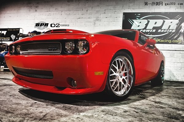 火舞黃沙之美—D2Forged 改裝道奇Challenger SRT8