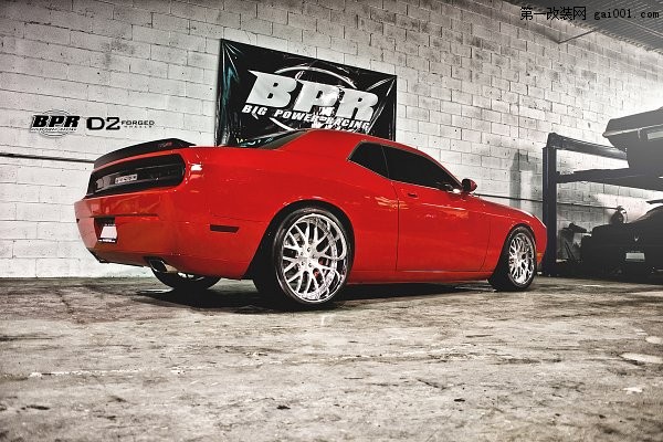 火舞黃沙之美—D2Forged 改裝道奇Challenger SRT8