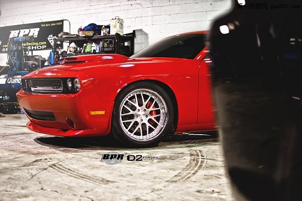 火舞黃沙之美—D2Forged 改裝道奇Challenger SRT8
