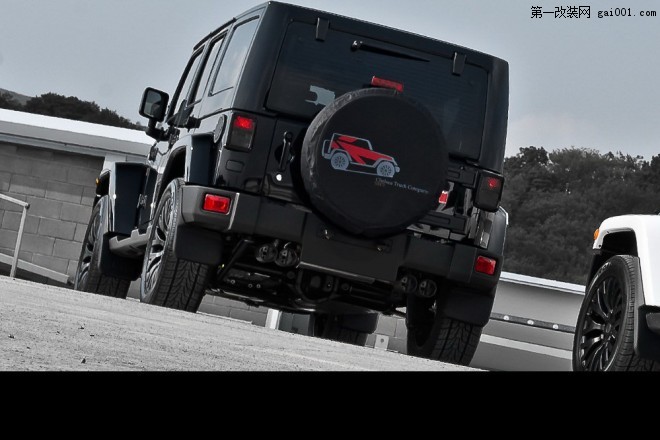 纯黑的灵魂 Kahn Design推出Jeep牧马人改装套件