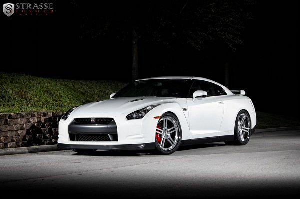 Strasse Forged全新改裝2012尼桑GT-R