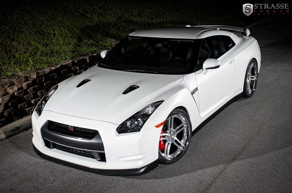 Strasse Forged全新改裝2012尼桑GT-R