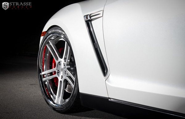 Strasse Forged全新改裝2012尼桑GT-R