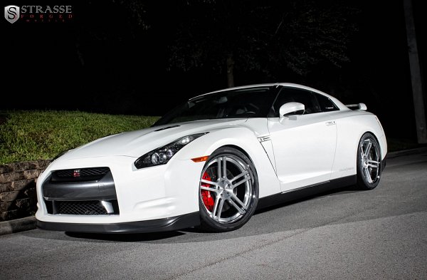 Strasse Forged全新改裝2012尼桑GT-R