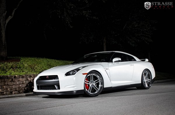 Strasse Forged全新改裝2012尼桑GT-R