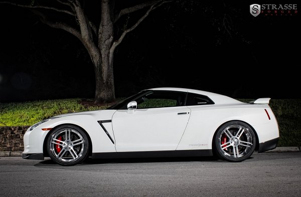 Strasse Forged全新改裝2012尼桑GT-R
