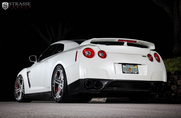 Strasse Forged全新改裝2012尼桑GT-R