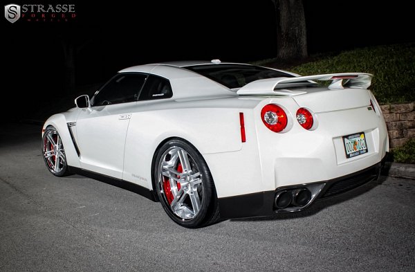 Strasse Forged全新改裝2012尼桑GT-R