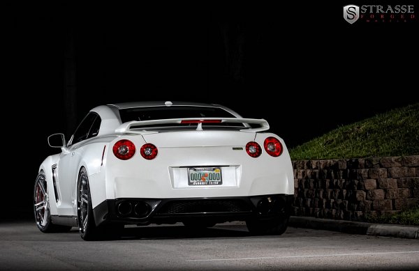 Strasse Forged全新改裝2012尼桑GT-R