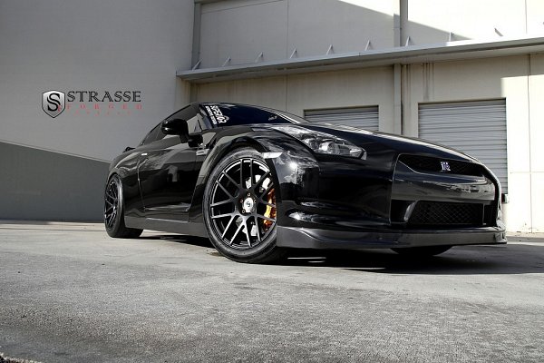 Strasse Forged全新改裝2013版Nissan GTR