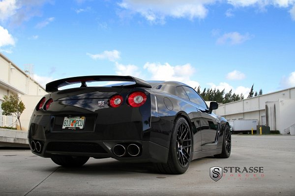 Strasse Forged全新改裝2013版Nissan GTR