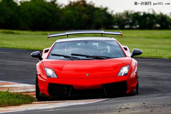RENM發(fā)布蘭博基尼Gallardo改裝車—STS-700