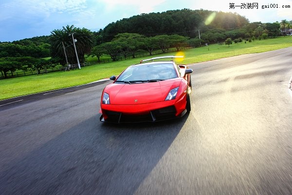 RENM發(fā)布蘭博基尼Gallardo改裝車—STS-700