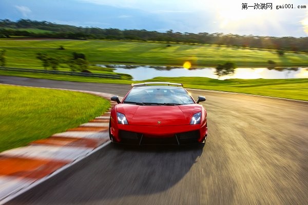 RENM發(fā)布蘭博基尼Gallardo改裝車—STS-700