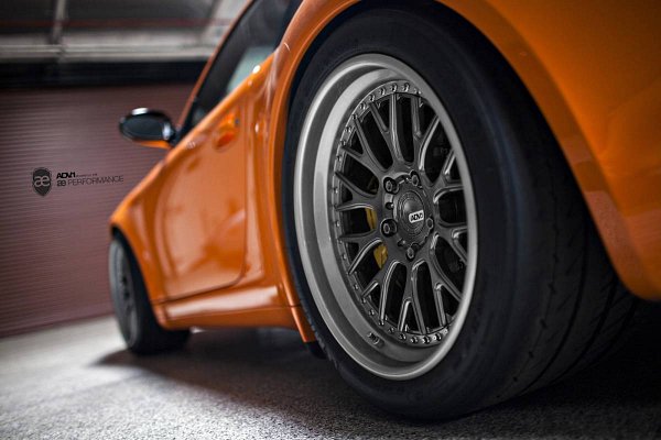 ADV.1 改装保时捷911 GT3 RS 
