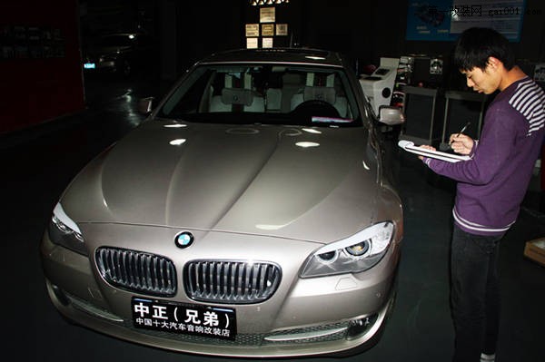 泉州专业宝马汽车导航升级-BMW523升级10.2寸大屏幕案例分享