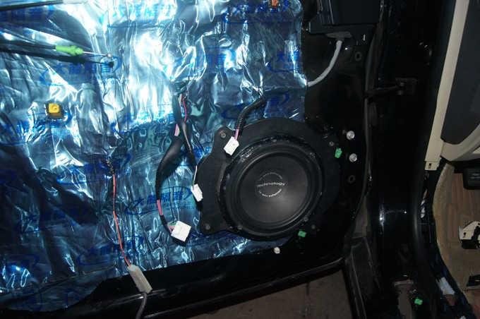 雷克萨斯ES350改装TEC手提箱汽车音响