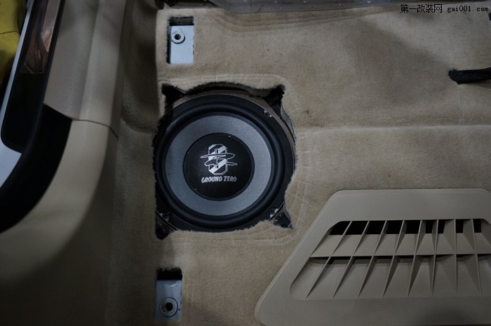重庆宝马535Li汽车音响升级德国零点宝马专用三分频套装喇叭