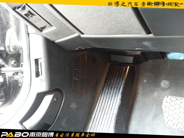 宝马Z4音响升级意大利TEC SQ+ARC KS300.4+全车隔音.