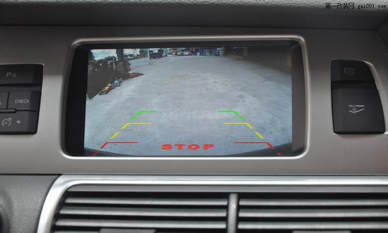 奥迪Q7原车屏升级高清触摸手写GPS导航+倒车可视系统