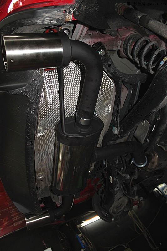 高尔夫GTI升级刹车排气管作业
