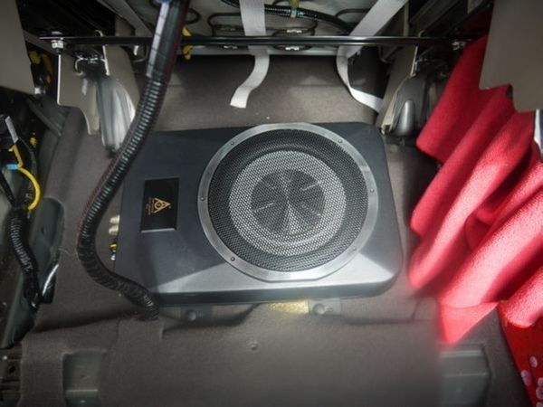 【佛山酷车旋律】新款CRV音响改装卡仕达一键通导航超薄...