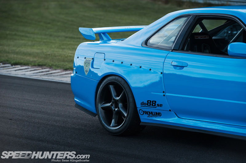 LHD-R34-21.jpg