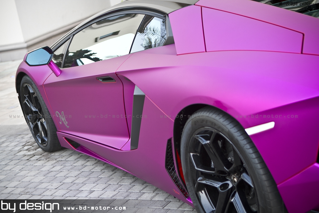 紫色兰博基尼Aventador LP700-4来袭