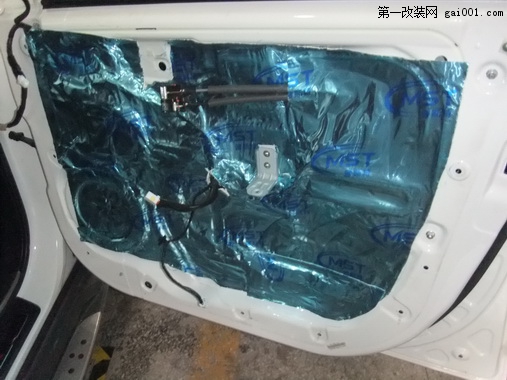 上海酷蛋汽车音响改装--起亚智跑升级德国曼斯特CS6508...