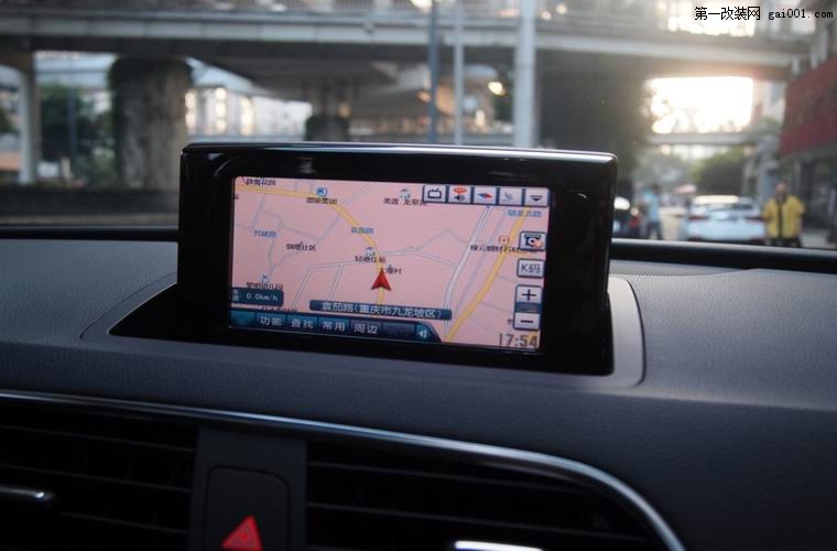 重庆渝大昌奥迪Q3原车屏幕升级GPS导航/倒车可视