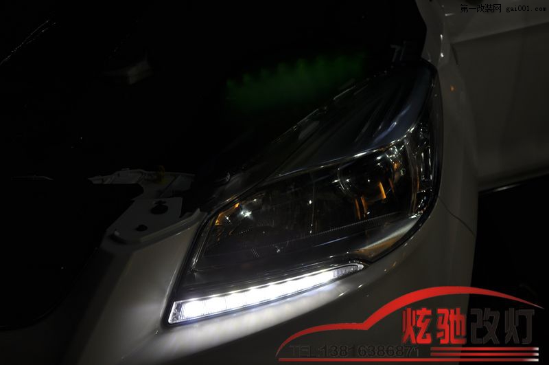 福特翼虎改装专用日行灯，升级双光透镜高亮度氙气大灯
